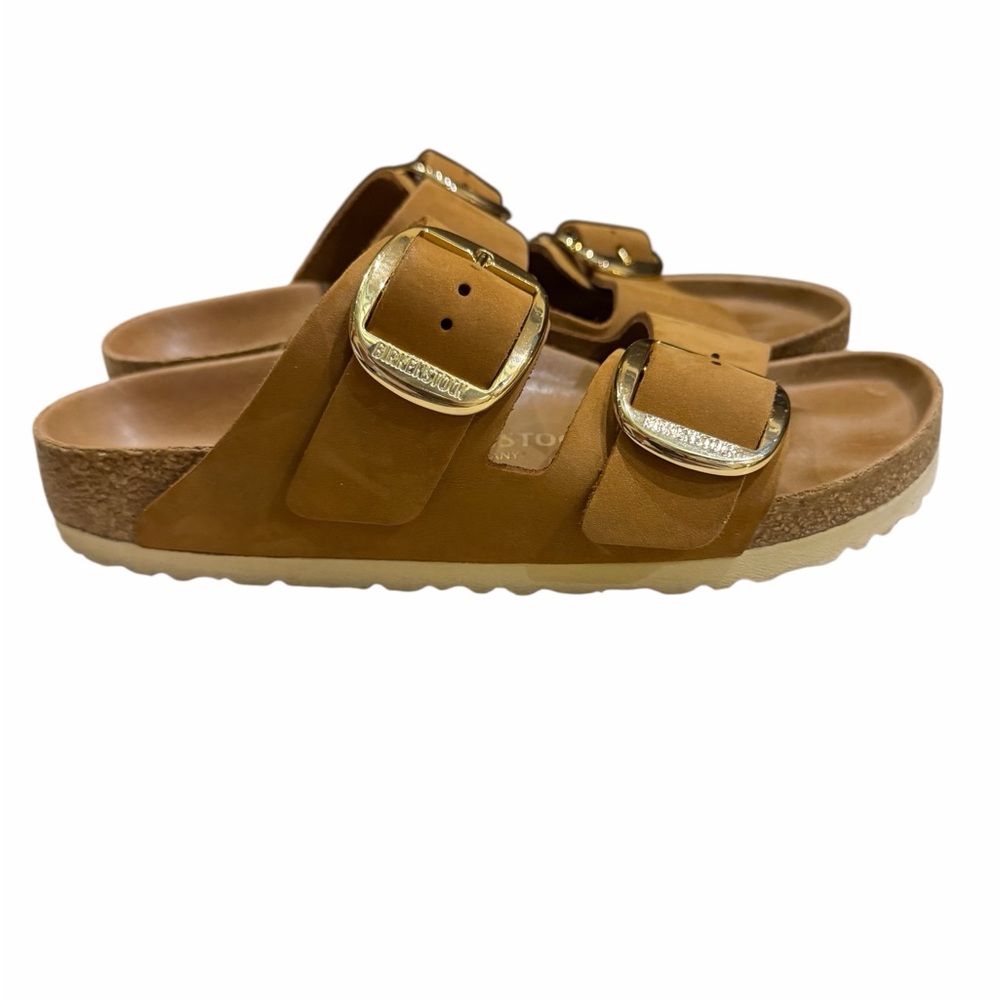 Birkenstock Soft Tan Sandals with‎ Gold Buckles - Picture 5 of 8